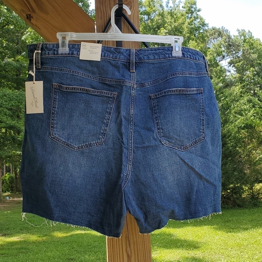 UNIVERSAL THREAD NWT distressed denim boyfriend shorts - Picture 4 of 7